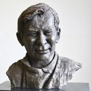 Bruce McLaren : original bust unveiled in 2013 by Patty McLaren