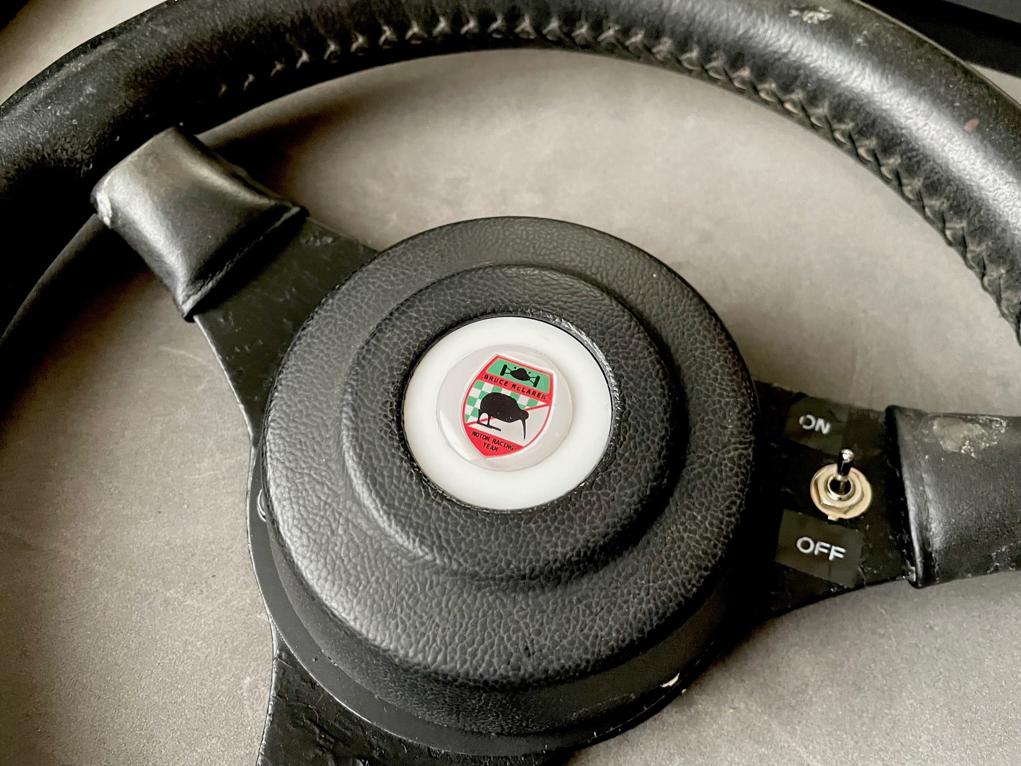 James Hunt 1976 replica McLaren steering wheel display - Image 2