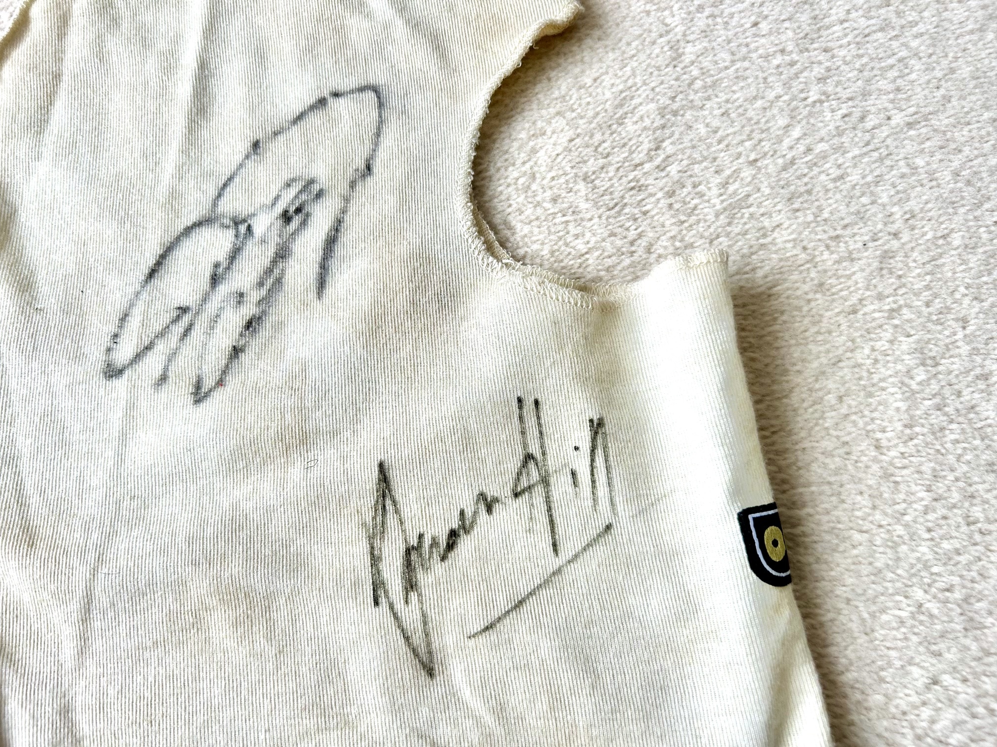 Williams OMP nomex balaclava signed by Nigel Mansell, Damon Hill and David Coulthard - Image 4