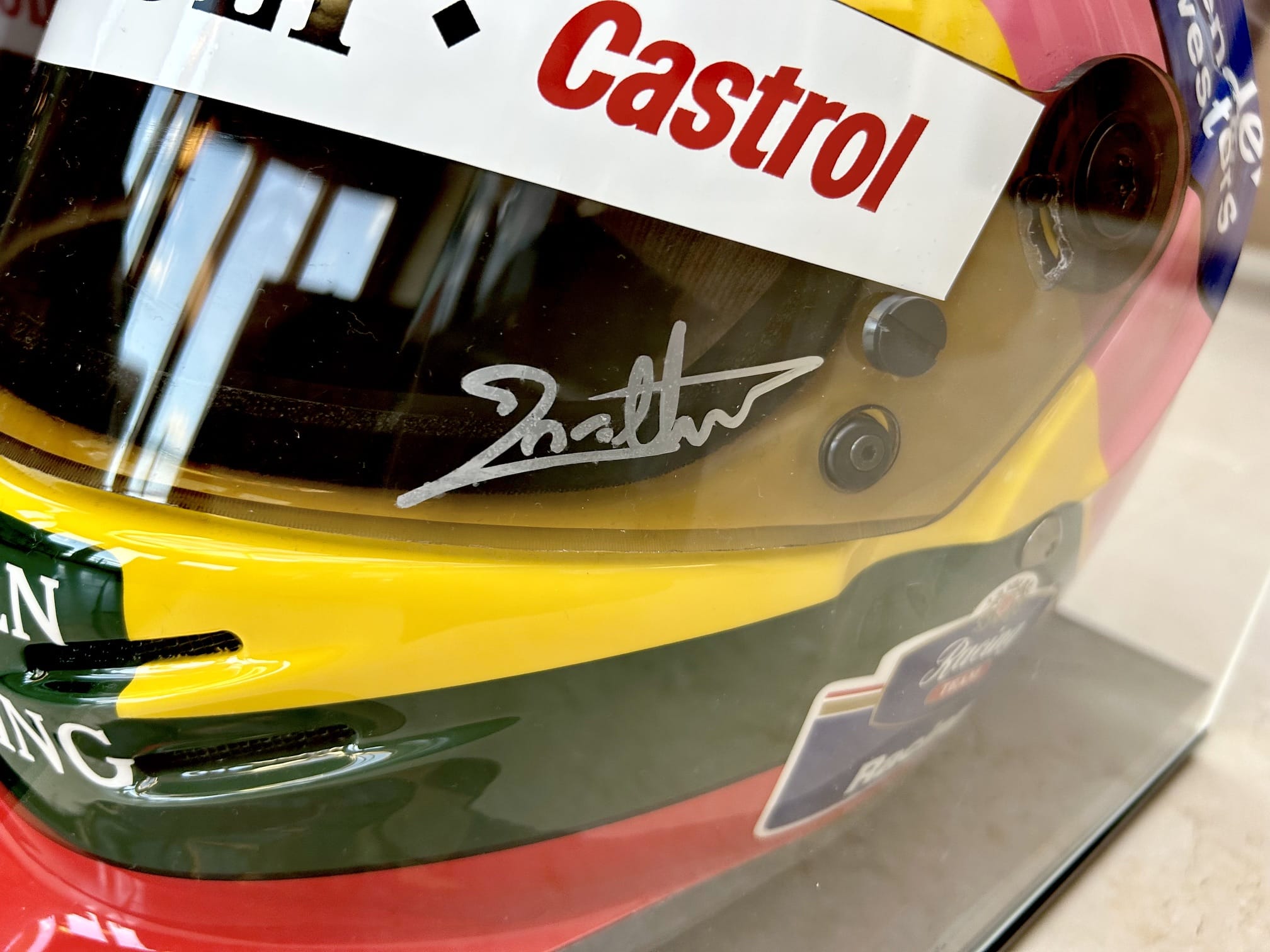 1997 Bell official replica Jacques Villeneuve signed 'Dominator' helmet - Image 2