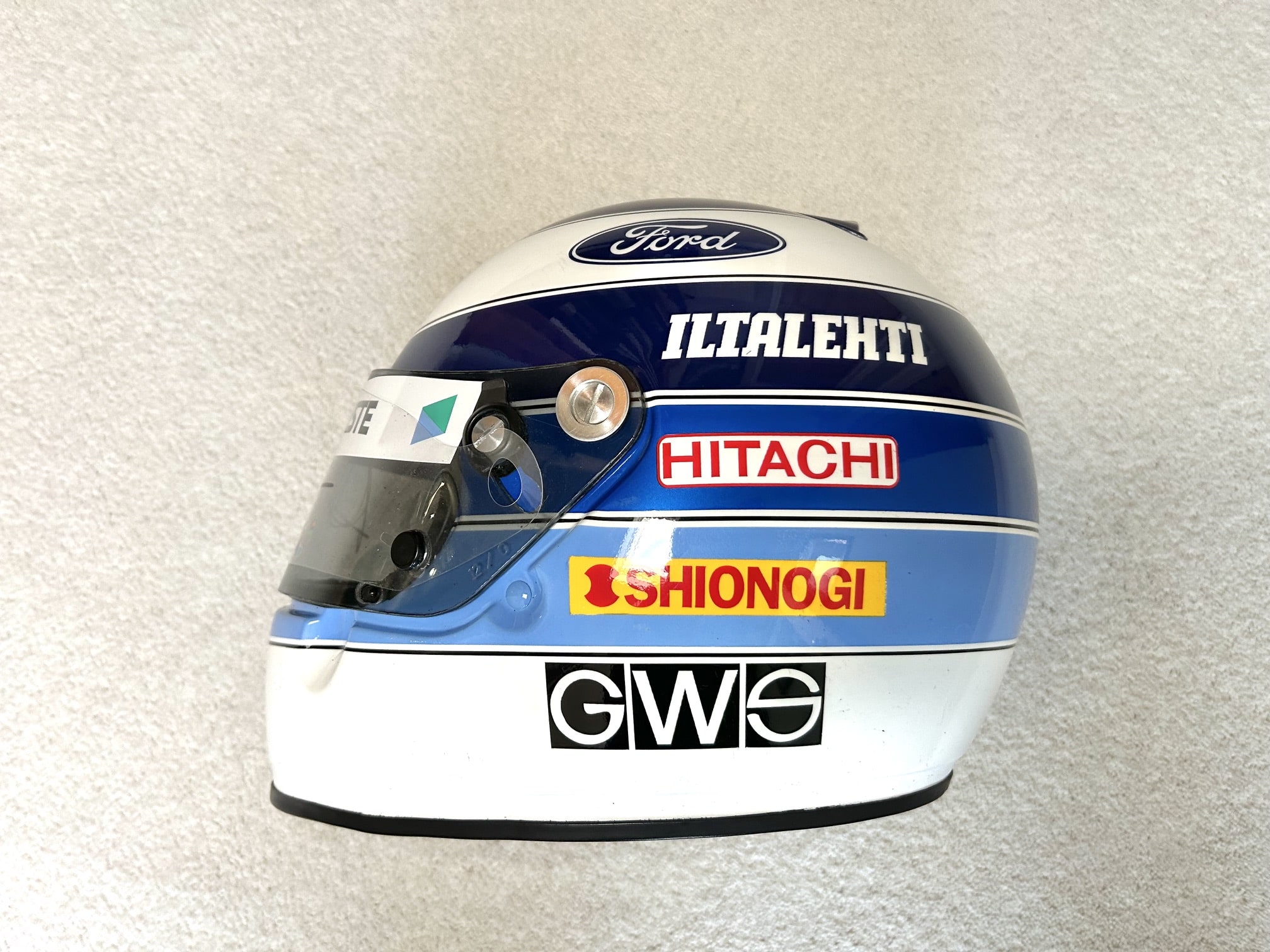 Mika Hakkinen 1992 Arai GP3 replica Team Lotus helmet with signed visor - Image 2