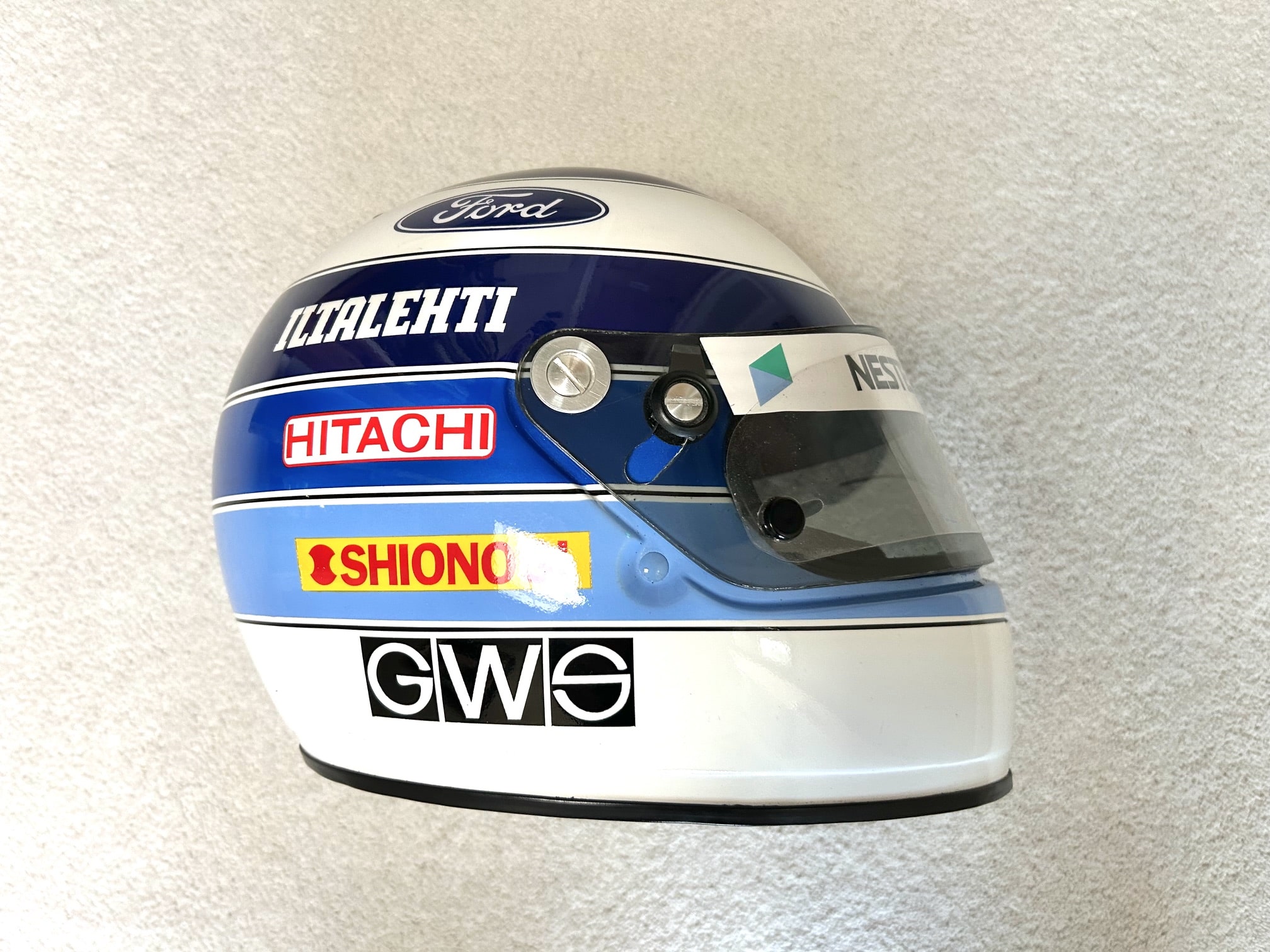 Mika Hakkinen 1992 Arai GP3 replica Team Lotus helmet with signed visor - Image 4