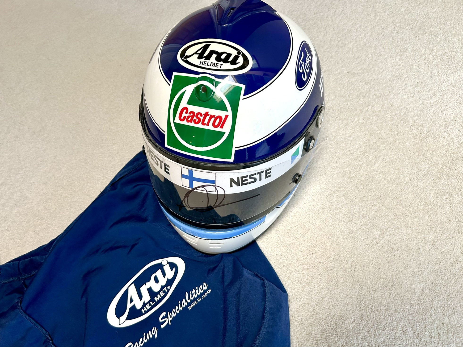 Mika Hakkinen 1992 Arai GP3 replica Team Lotus helmet with signed visor - Image 5
