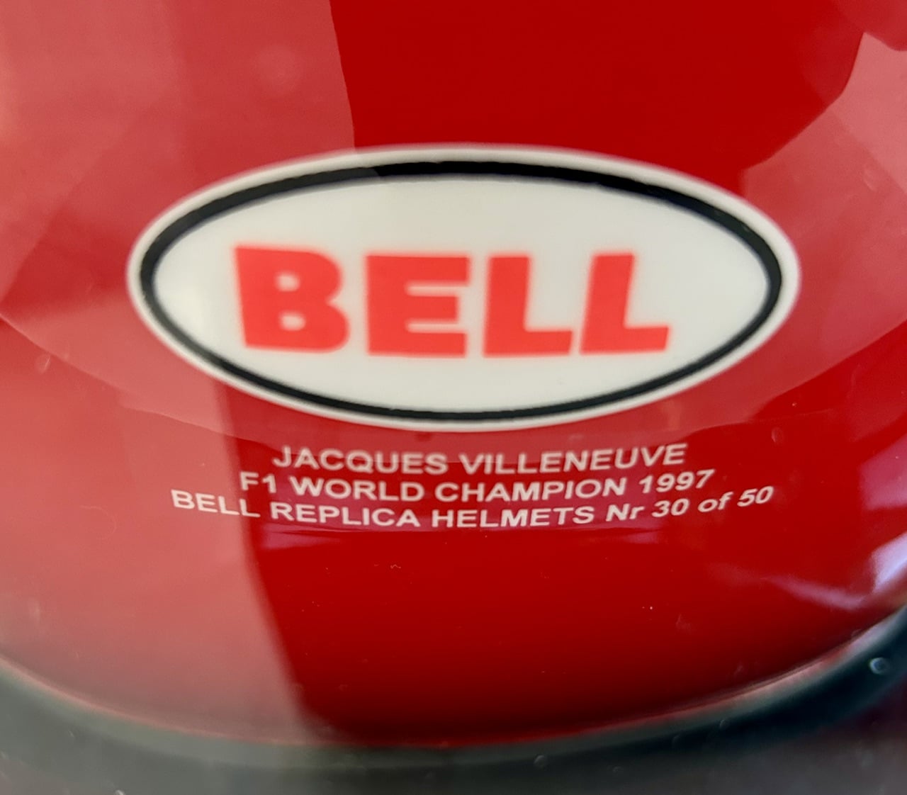 1997 Bell official replica Jacques Villeneuve signed 'Dominator' helmet - Image 6