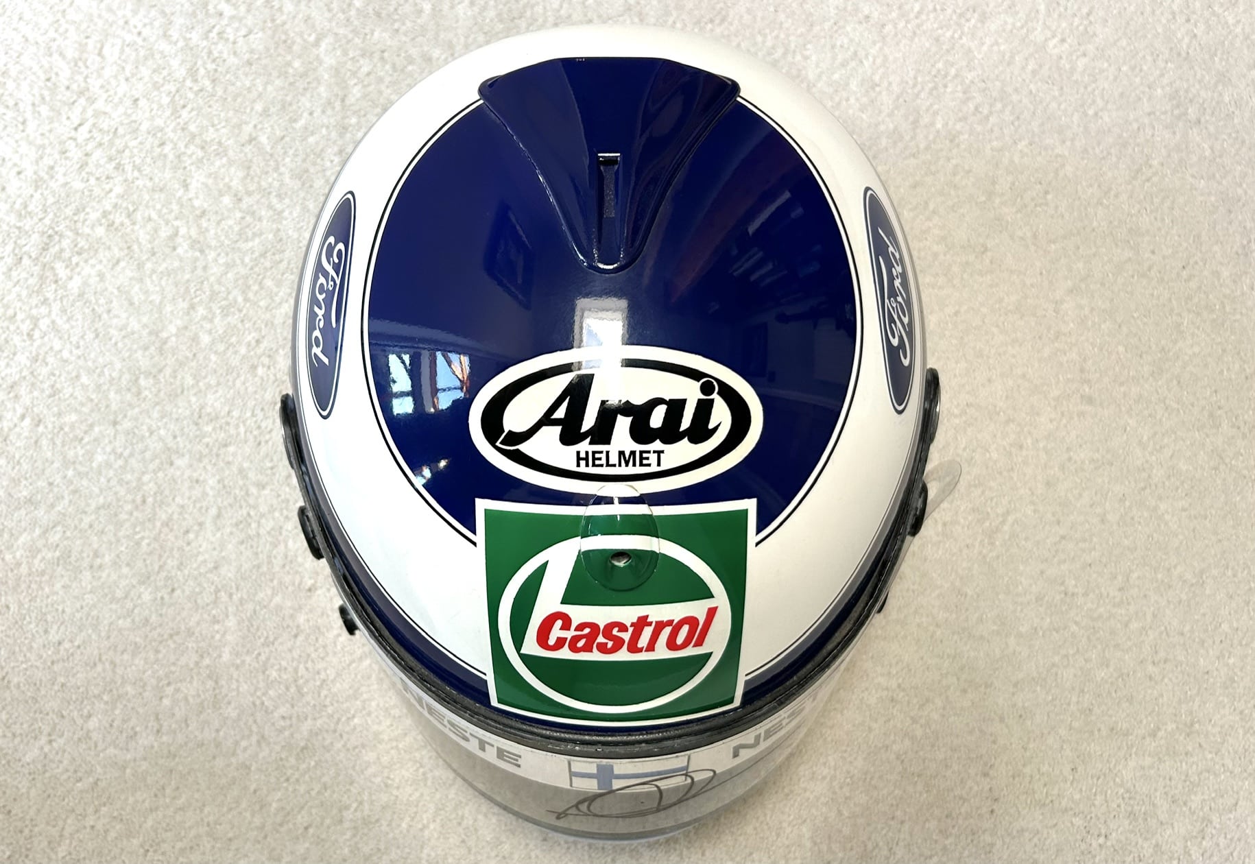 Mika Hakkinen 1992 Arai GP3 replica Team Lotus helmet with signed visor - Image 6
